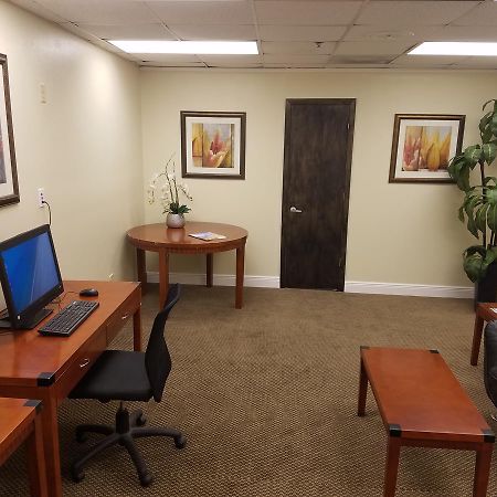 Days Inn & Suites By Wyndham Clermont Bagian luar foto