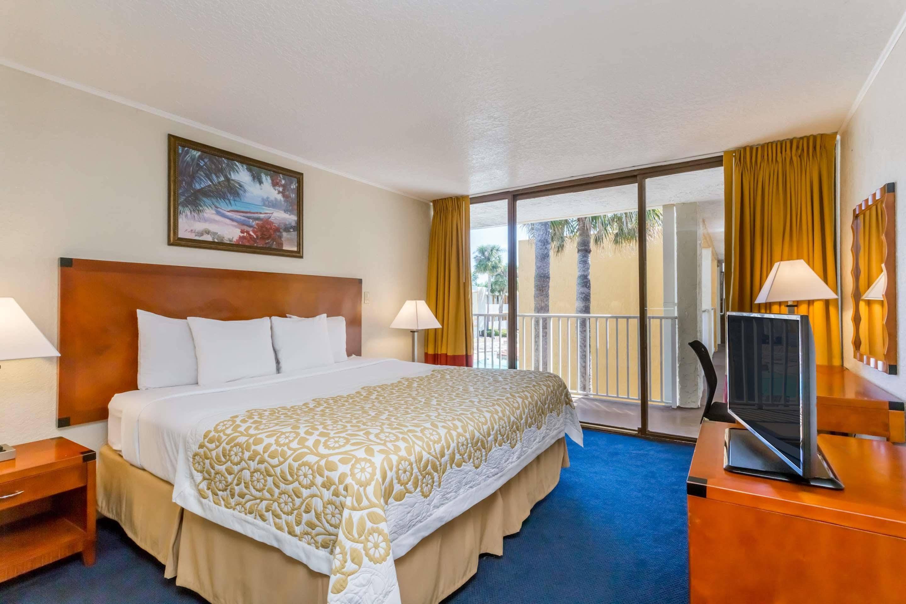 Days Inn & Suites By Wyndham Clermont Bagian luar foto