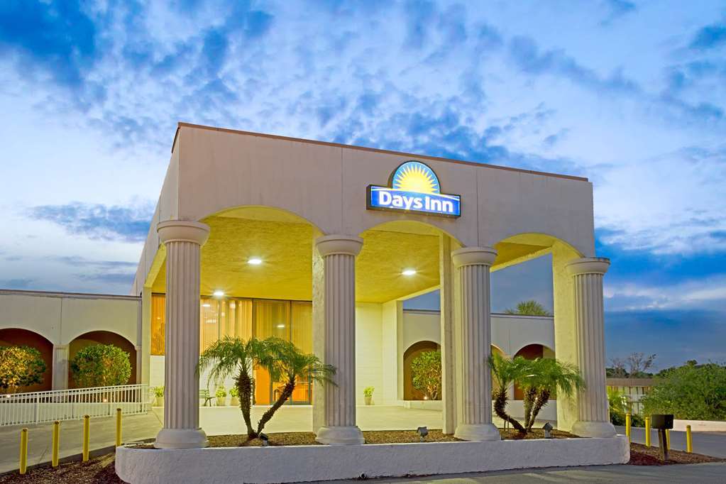 Days Inn & Suites By Wyndham Clermont Bagian luar foto