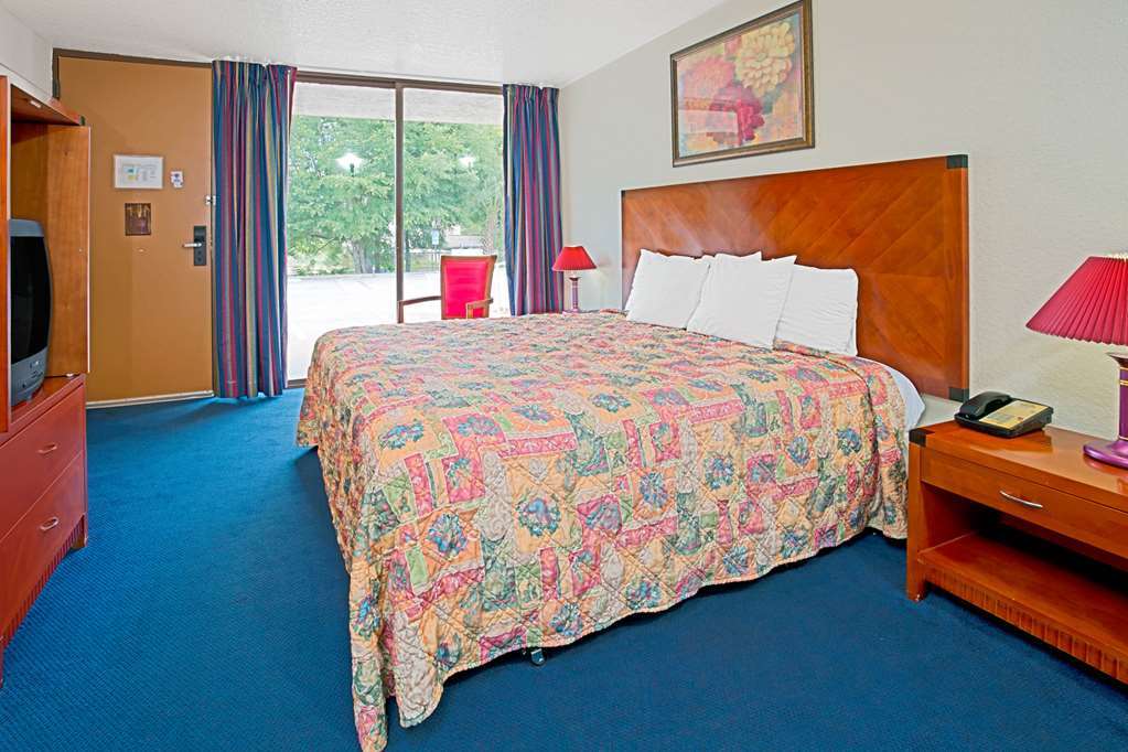 Days Inn & Suites By Wyndham Clermont Ruang foto