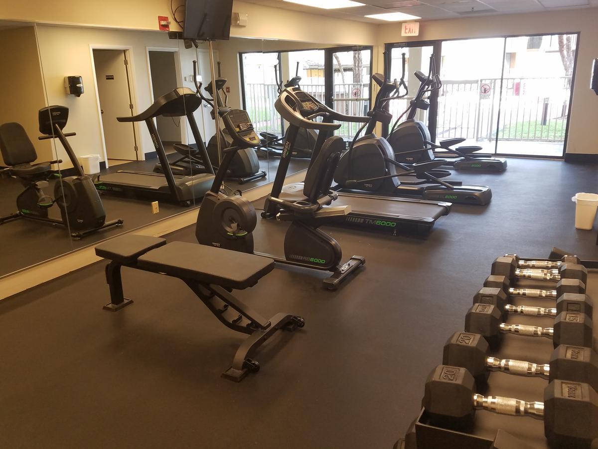 Days Inn & Suites By Wyndham Clermont Bagian luar foto