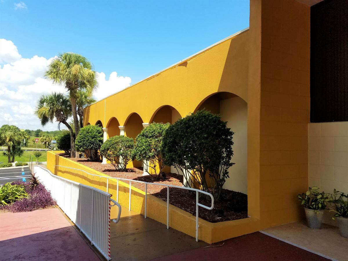 Days Inn & Suites By Wyndham Clermont Bagian luar foto