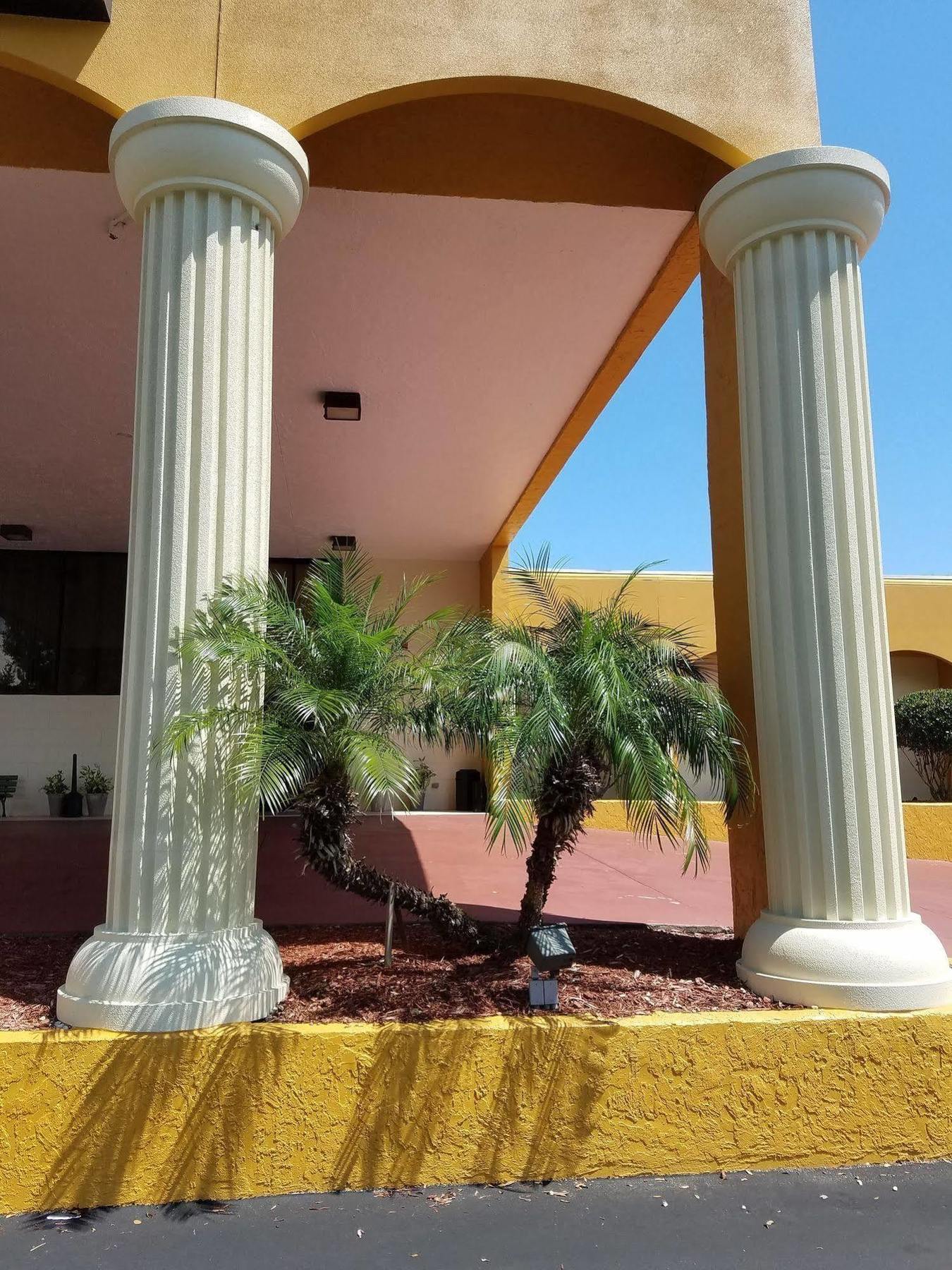 Days Inn & Suites By Wyndham Clermont Bagian luar foto