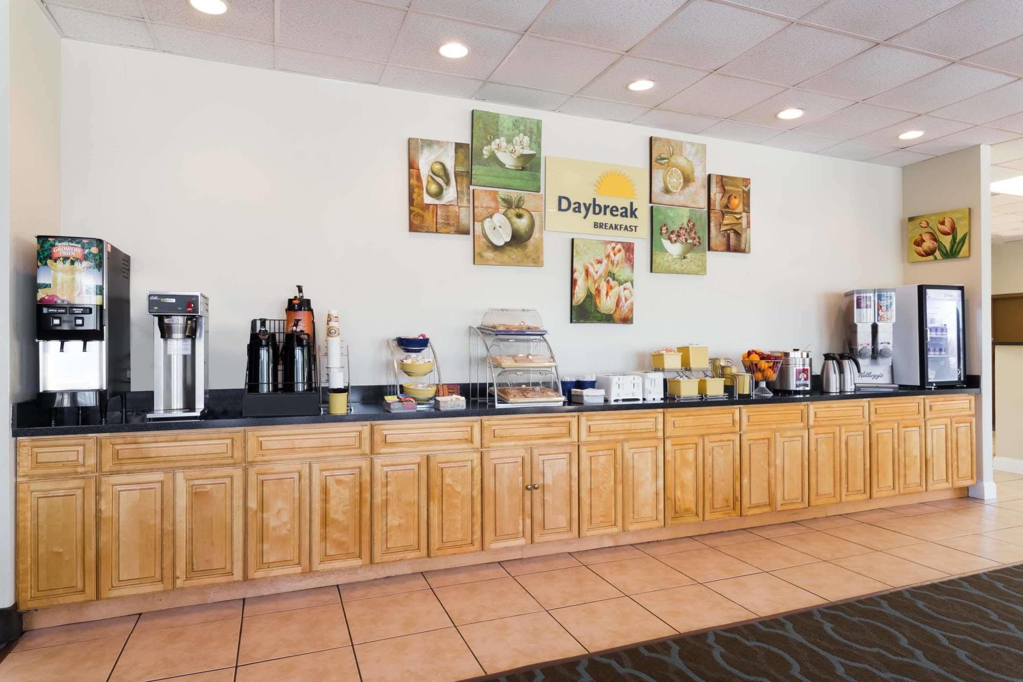 Days Inn & Suites By Wyndham Clermont Bagian luar foto